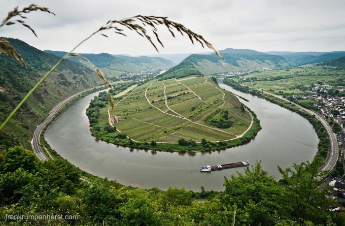 Hiking along River Mosel